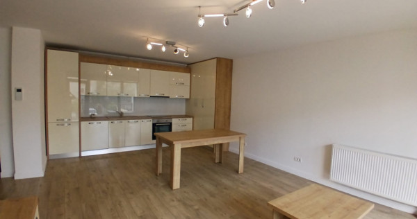 Apartament cu 3 camere, etaj 1 de vanzare, zona Girocului
