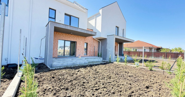 COMISION 0% Triplex cu 3 camere de vanzare in Sacalaz