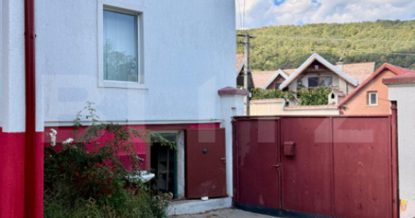 CASĂ DE V&Acirc;NZARE &Icirc;N CODLEA&ndash;VEDERE PANORAMICĂ, 2 UNITĂ?