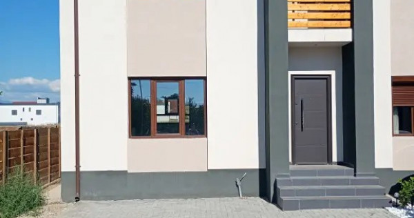 Casă tip cvaduplex Targu Jiu, Gorj