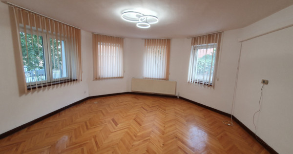 Casa de inchiriat 5 camere, ideal pentru birouri, zona Branc