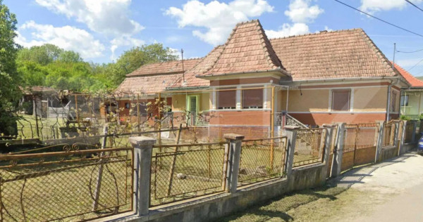 Casa de vanzare, 120 mp, teren 5.971 mp, zona Sandulesti