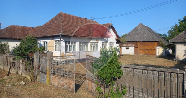 Casă cu 4 camere | Miresu Mare | Oportunitate de Renovare