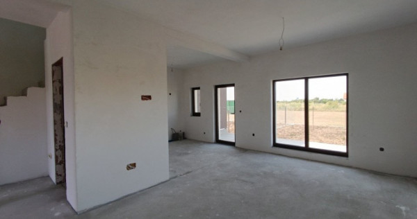 Triplex 5 camere, 2 bai, 114 mp utili, zona Plopi Timisoara