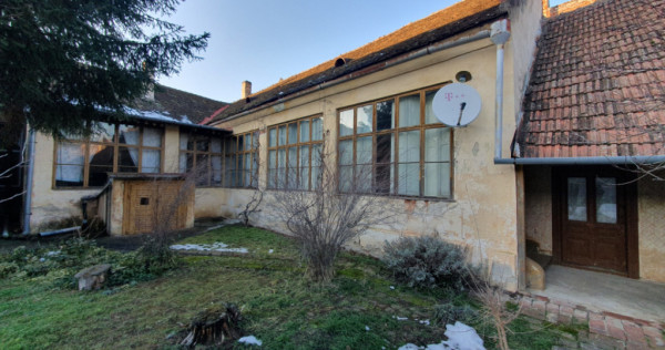 Apartament cu 5 camere de vanzare in Deta, zona Central