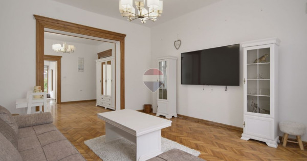 Vilă cu 4 camere de &icirc;nchiriat &icirc;n zona Intim