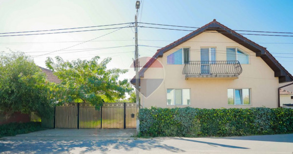 De v&acirc;nzare casă cu 3 corpuri de clădire și teren de 771 mp, S&acirc;ntandrei