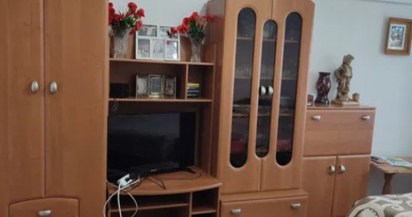 Apartament Cu 2 Camere Decomandate Zona Zamca