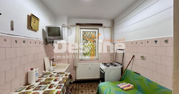 Apartament 2 camere, semidecomandat, parter, Nord, Ploiesti