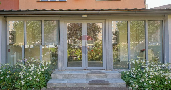 Spațiu comercial de &icirc;nchiriat &ndash; Calea București nr. 101, Brașov