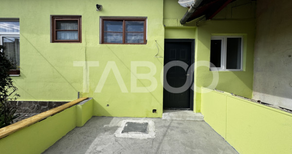 Apartament renovat la casa cu 3 camere 60 mpu pivnita Piata