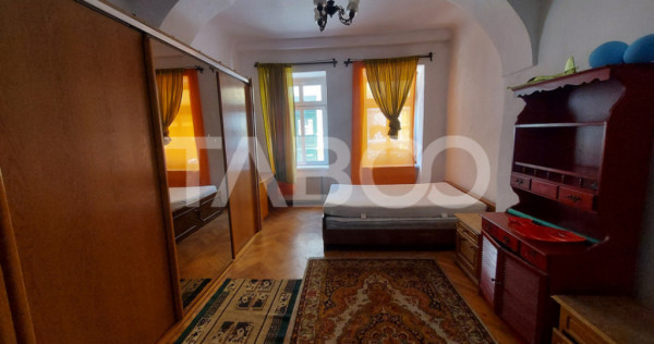 Apartament de vanzare 2 camere 68 mpu pivnita in Centrul Ist