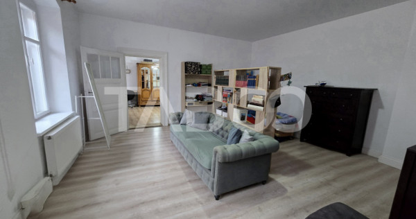 Apartament 2 camere de vanzare la etajul 1 in Centrul Istori