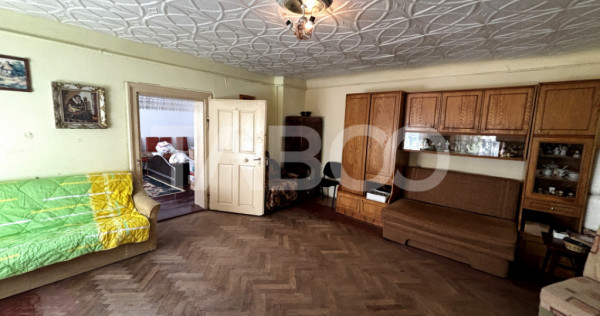 Casa cu gradina de vanzare si curte + pivnita zona Terezia