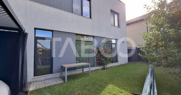 Casa moderna de vanzare tip qvadruplex 3 in 1 in Selimbar Si