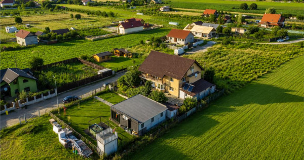 Casa mobilata, accesorizata, luminoasa, vedere munte, zona v