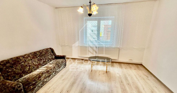 Casa curte comuna , 2 camere in Parneava