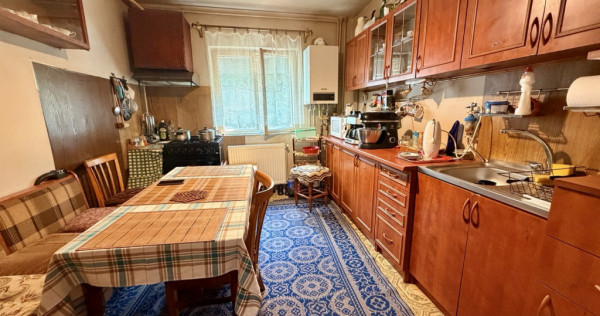 Apartament decomandat cu 3 camere, 2 bai - zona Lipovei