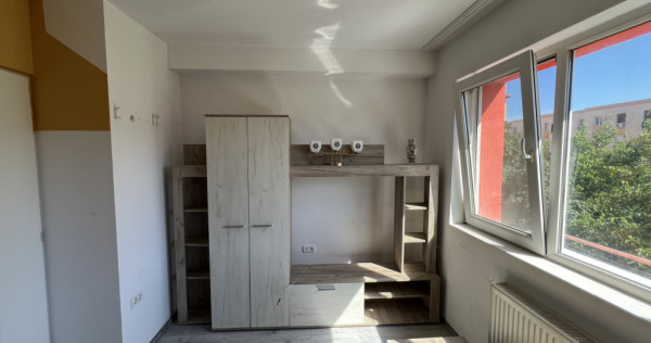 Garsoniera, 18mp utili, etaj 3 - zona UMT