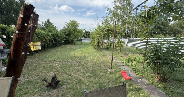 Casa 4 camere, 2 bai, 2 bucatarii, 130 mp utili, 902 mp tere
