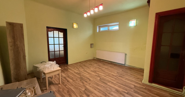 Apartament la curte comuna, 2 camere, 48 mp utili si teren c