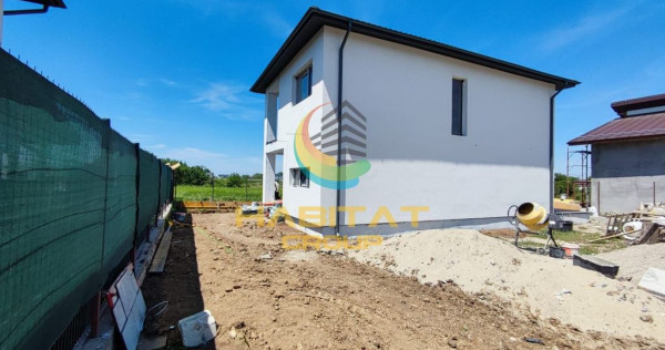 Vila individuala langa lac / 4 camere / 500 mp teren