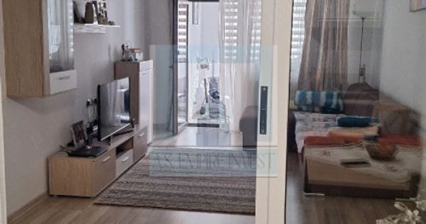 V&acirc;nd apartament 3 camere decomandat-zona Tractorul/Isaran