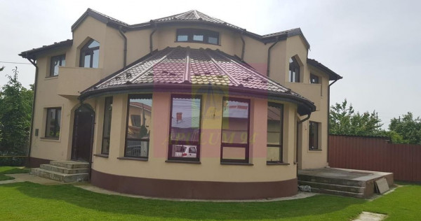 Vilă individuală cu arhitectură elegantă și grădină generoasă | 5 came