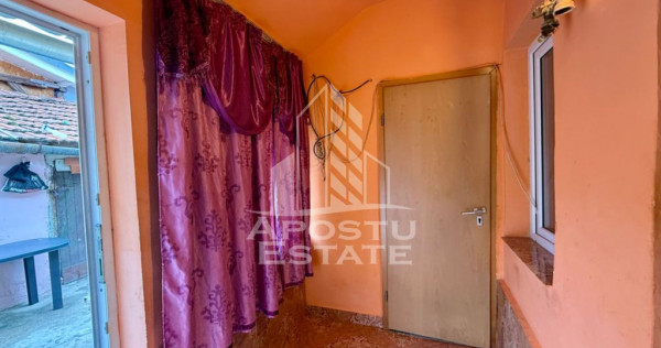 Apartament 2 camere la curte comuna de vanzare, zona Iosefin