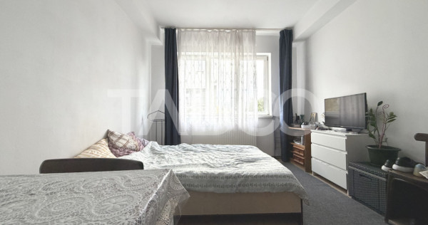 Garsoniera de vanzare etaj intermediar in bloc izolat zona M