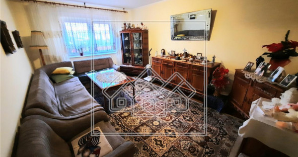 Apartament in Alba Iulia - 3 camere - zona Tolstoi