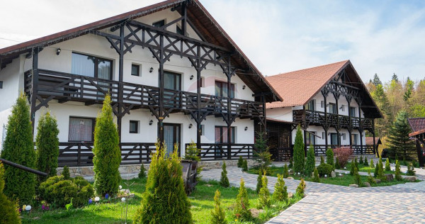 Pensiune cu 20 camere de vânzare în sat Văleni Stâni