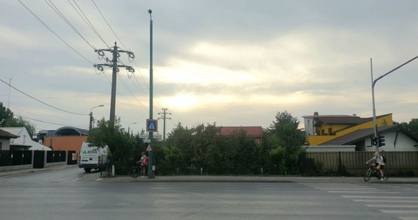 Teren cu dechidere la artera Calea Martirilor