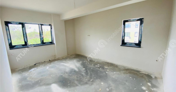 Apartament cu 2 camere decomandate si balcon in zona Piata C