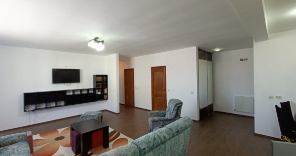 Apartament cu 3 camere in zona EROILOR, Floresti