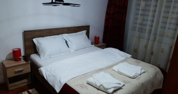 Apartament doua camere, decomandat, mobilat, etaj 2, central
