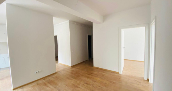 Apartament cu 3 camere, finisat, zona centrala