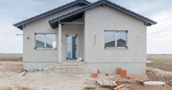 Casa cu 3 camere semi-finisata in Santandrei