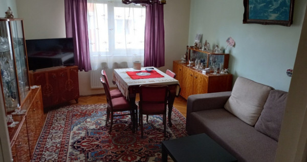 Apartament 4 camere, 2 bai - zona Calea Bucuresti