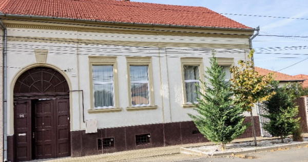 Casa Arad- Parneava