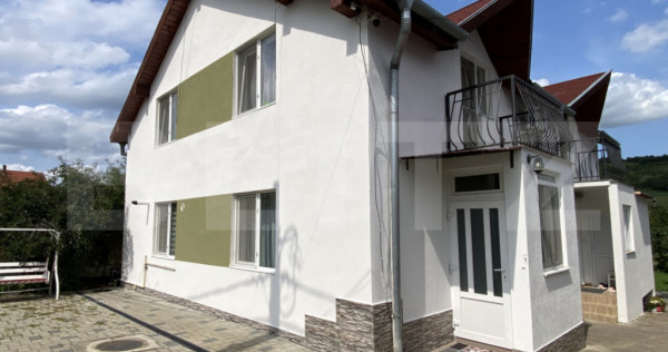 Casa compusa din 2 corpuri, 6 camere, 500 mp teren, Chinteni