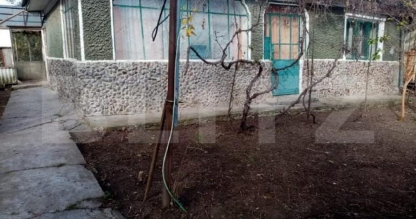 Casa la tara de vanzare in Sitaru, teren de 675 mp, suprafa