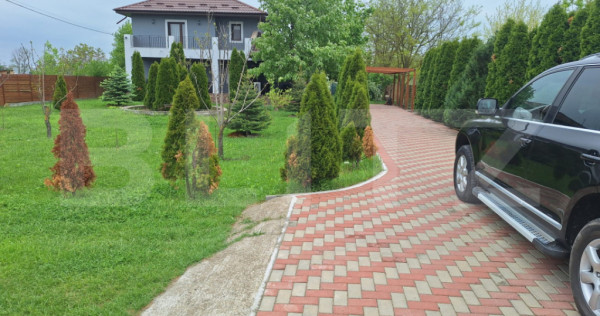 Casa 4 camere, 200 mp util, 1300 mp teren in proprietate, Sc