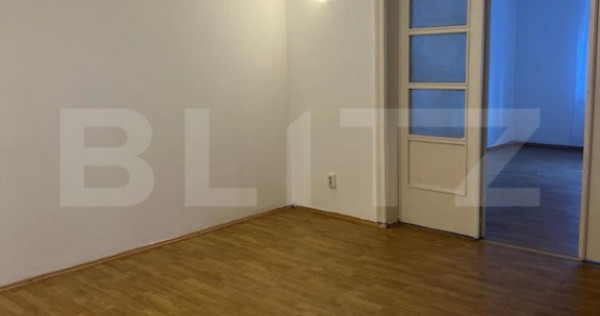 De vanzare, casa in Schei