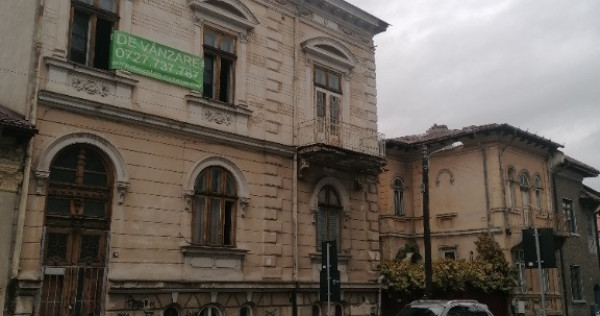 Proprietati, doua cladiri zona Foisorul de Foc