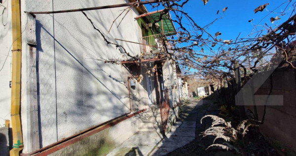 Casa de vanzare , 120mp , 900 mp teren , Piata de vechituri