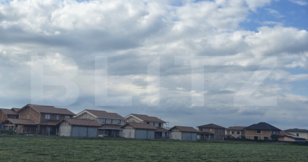 Teren intravilan 40.000 mp in Plopi