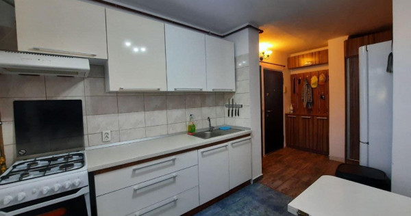 Direct proprietar- vand apartament 2 camere, zona Dacia