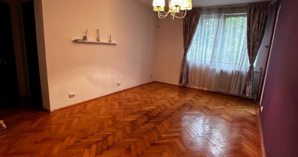 Apartament 3 camere zona Dristor - RM Sarat