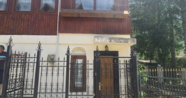 Apartament în vila de vânzare în Bușteni